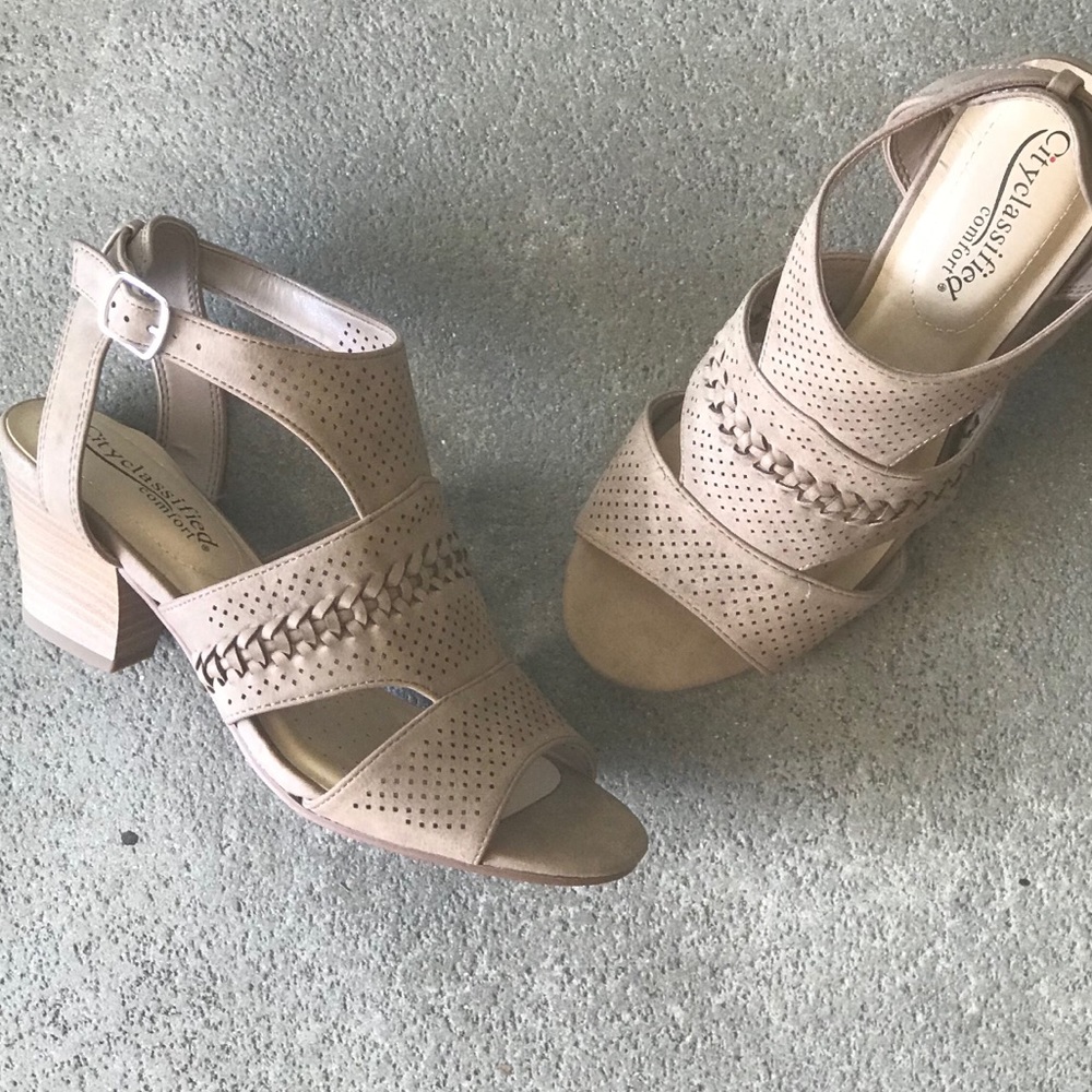 NEW! City Classified Taupe Bootie Wedge Sandals - Picture 6 of 8